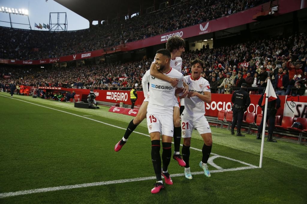Soi kèo PSV vs Sevilla, 0h45 ngày 24/2 – Europa League